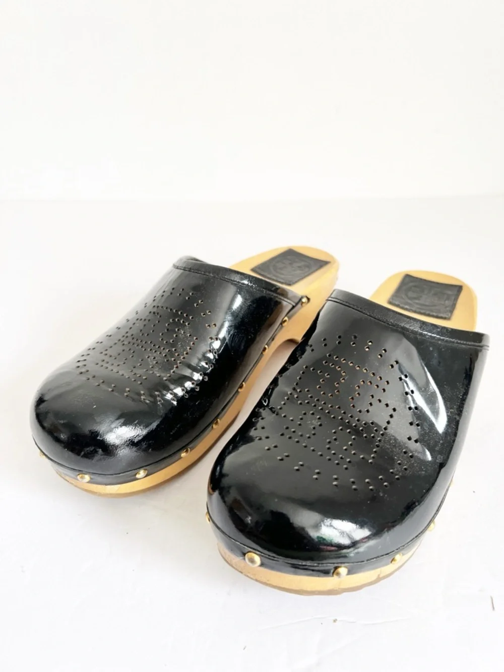 SZ 6.5 Tory Burch Black Patent Leather Clogs Wooden Heel Women's Slip-On Mules